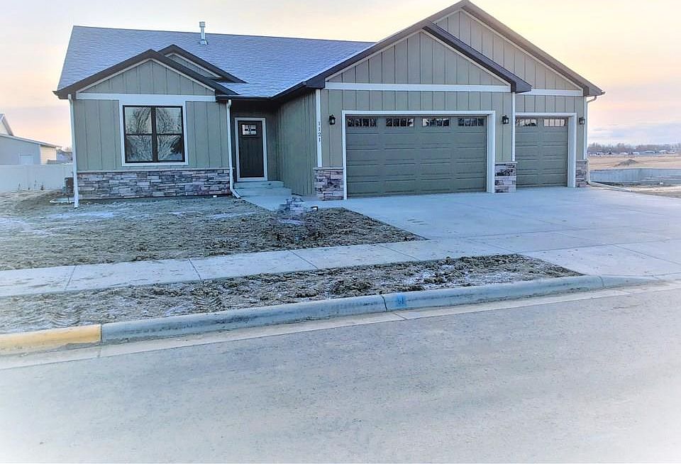 1st image of 1121 Daylight Ln