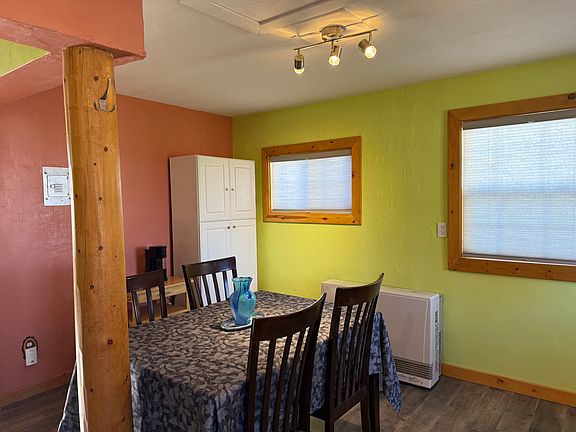 3rd image of 1815 Knight St