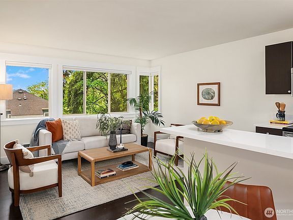 4th image of 120 NW 39th Street #304