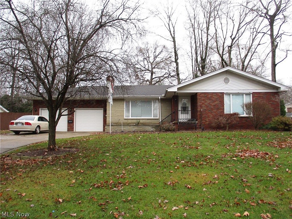 1644 Squaw Creek Dr, Girard, OH 44420 Zillow