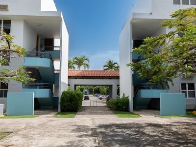 Km 10.3 Sol Avenue Chalets De La Playa Cond #PENTHOUSE 641, Vega Baja, PR, 00693