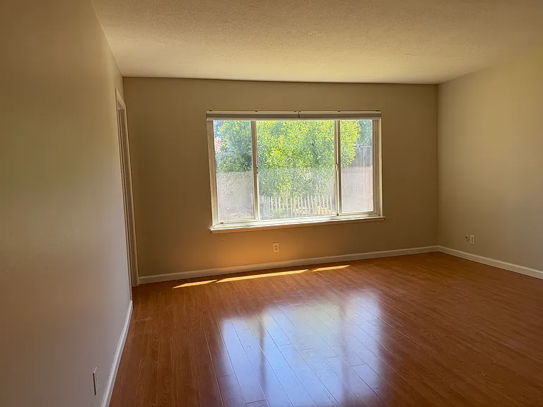 7378 Phinney Way — Photo 5