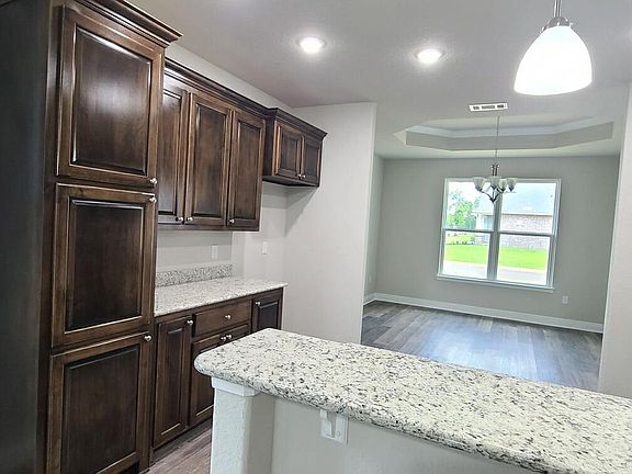 5th image of 3835 Shady Grove Dr