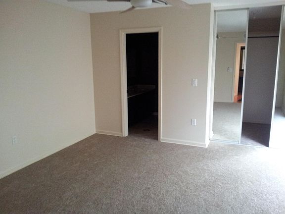 5th image of 5252 Brook Ct