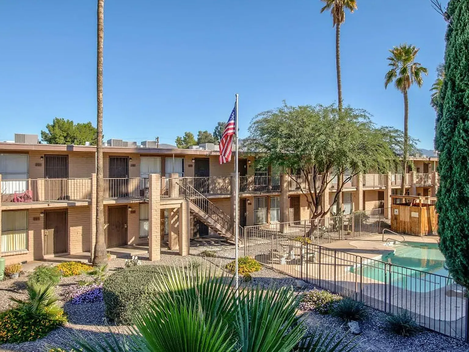 Vista Hermosa Apts — Photo 3