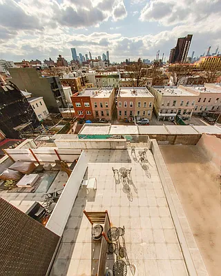 Rented by Bouklis Group | media 6