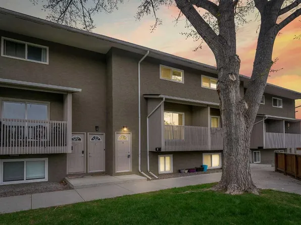 8112 N 36th Ave NW #14, Calgary, AB T3B 3P3