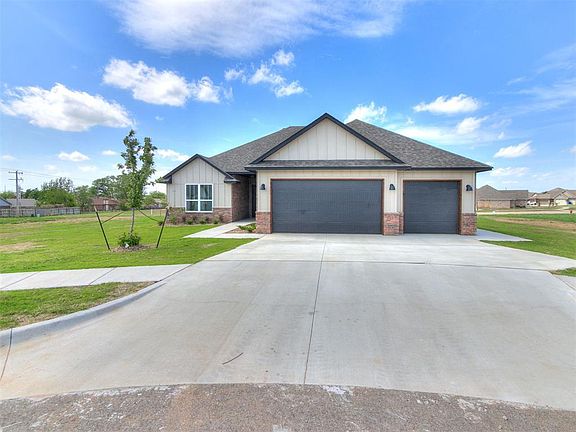 2nd image of 2801 Summit Hollow Dr