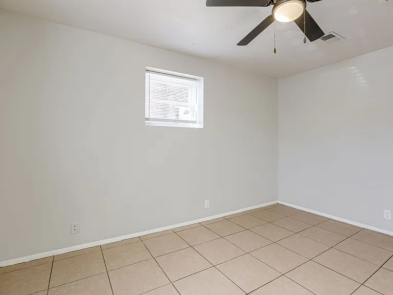 1330 S 30th Ave — Photo 13
