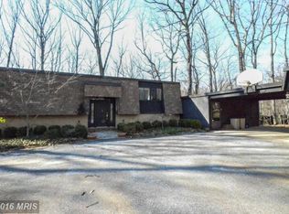 8 Cliffdweller Ct, Owings Mills, MD 21117