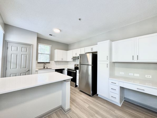 100 Brookberry Dr #824