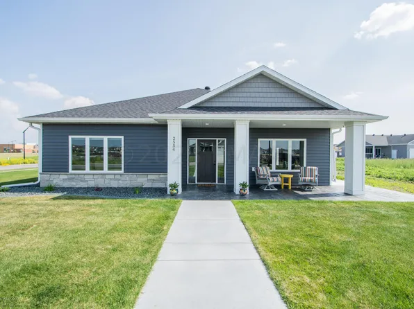 2554 69th Ave S, Fargo, ND 58104