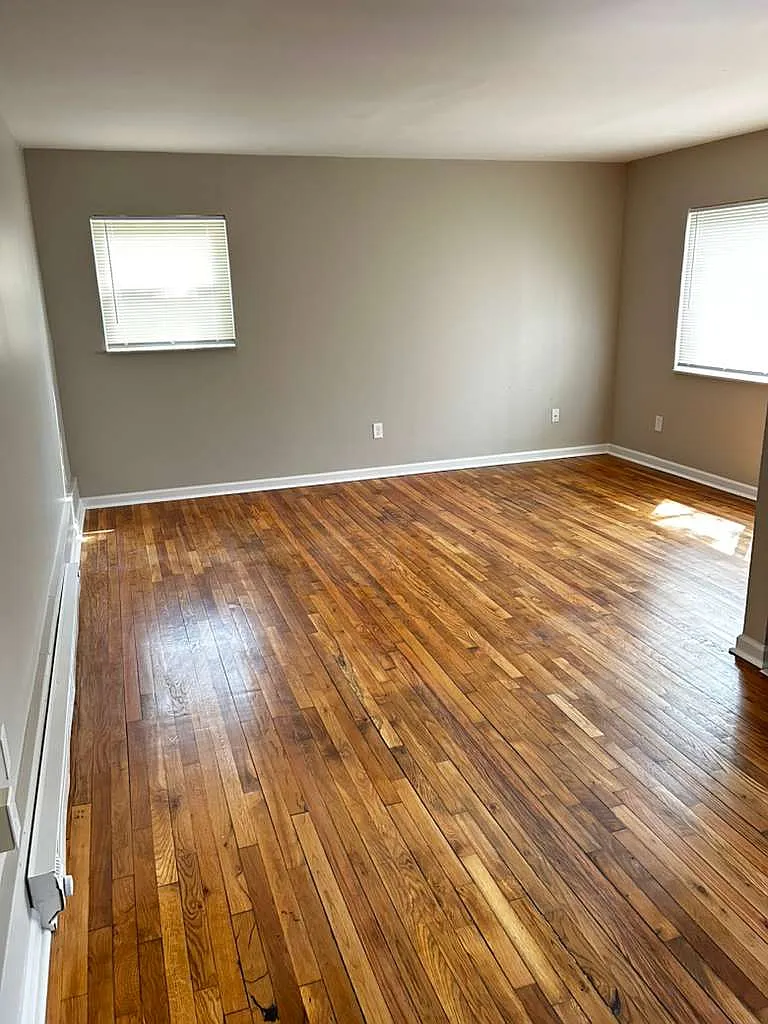 Building Photo - 2315 Saint James Ave #11B