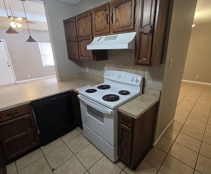 4243 Siesta Ln — Photo 9