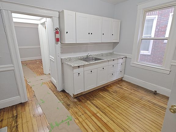 2nd image of 50 Van Cortlandt Park Ave APT 3