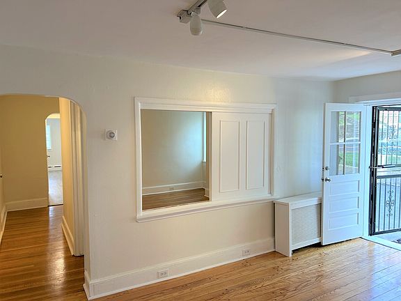 Sliding Panel Window/Can be closed or left open