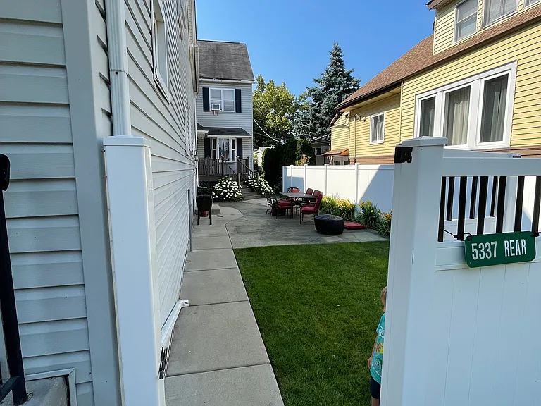 5337 W Carmen Ave — Photo 10
