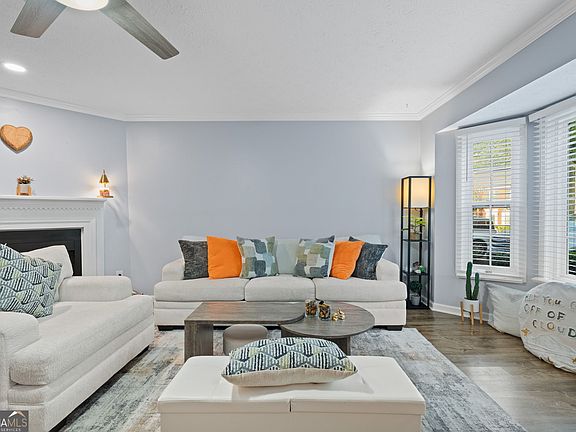 4th image of 655 Anderson Walk
