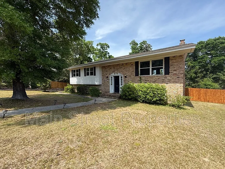 3660 Molaree Dr — Photo 4