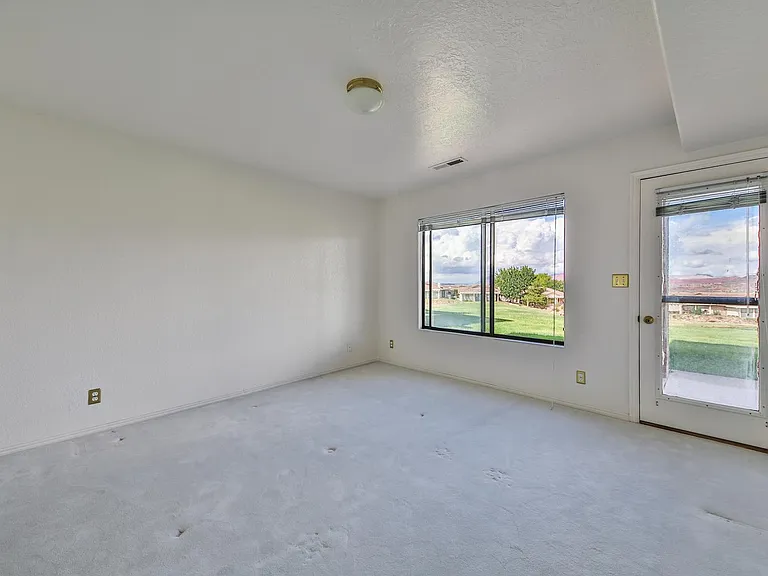 824 W Hampton Rd — Photo 15