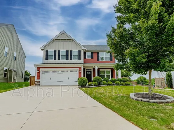 921 Saint Elmos Ct, Duncan, SC 29334