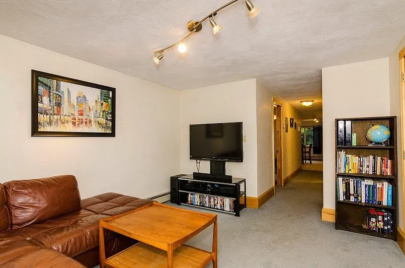 2 bed, 1100 sqft, $3,000 — Photo 2