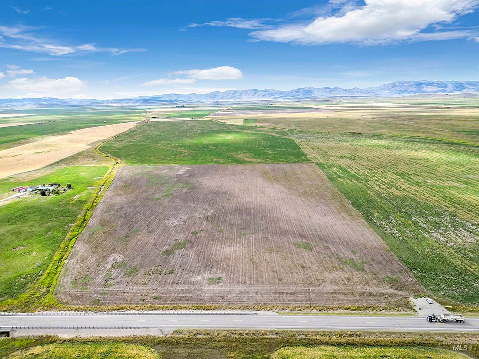 1st image of 211 W Us Highway 20