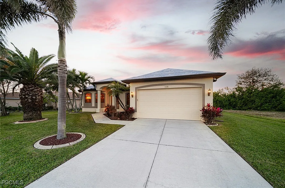 3 bed, 2.0 bath, 1895 sqft, $3,500 — Photo 1