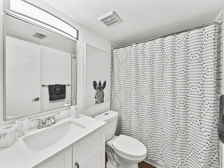 100 Waverly Way #403 — Photo 16