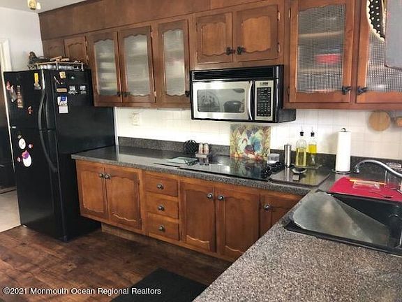 3rd image of 464A Portsmouth Dr #1001