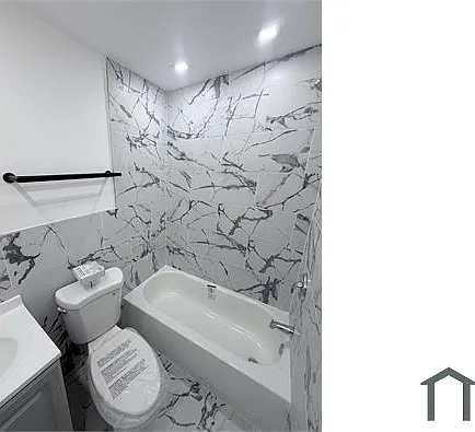 27 Targee St — Photo 3