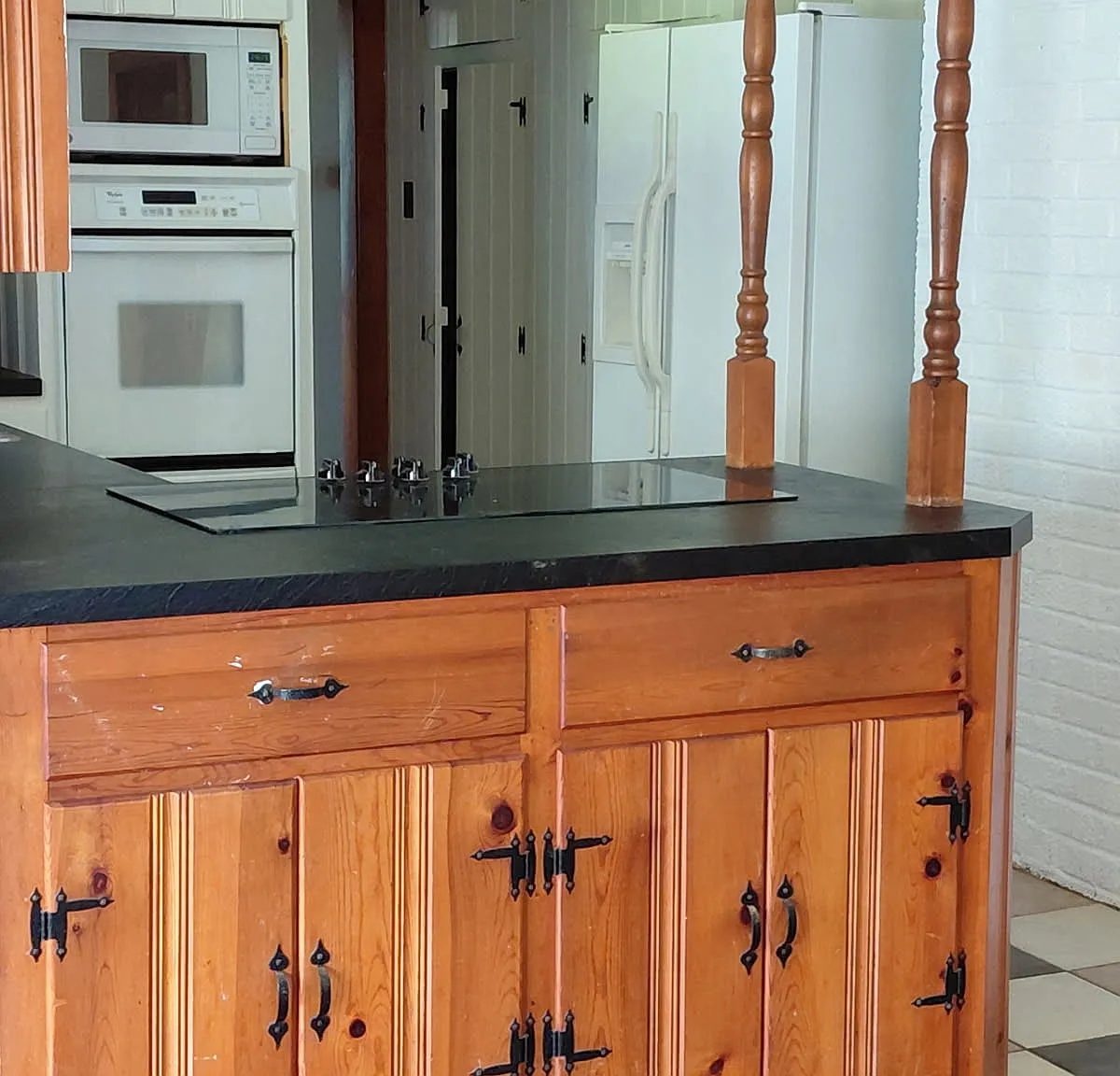 3 bed, $2,300 — Photo 2