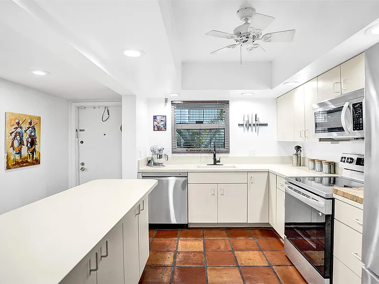 1212 SE 2nd Ct #201 — Photo 11