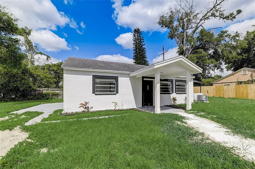2 bed, 1.0 bath, 782 sqft, $2,800 — Photo 2