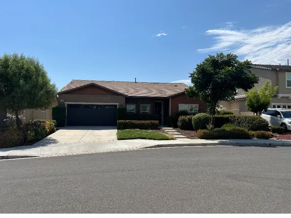 14285 Begonia Ln, Moreno Valley, CA 92555