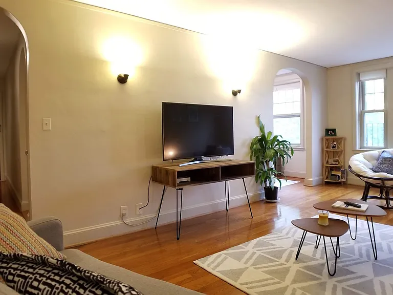 Bryant Apartments — Photo 11