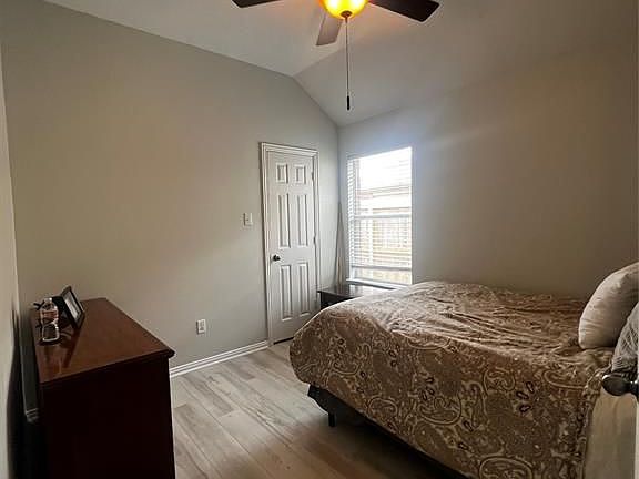 4th image of 3310 Keithwood Cir W