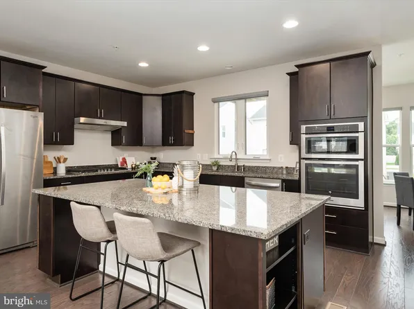 8243 Meadowood Dr, Hanover, MD 21076