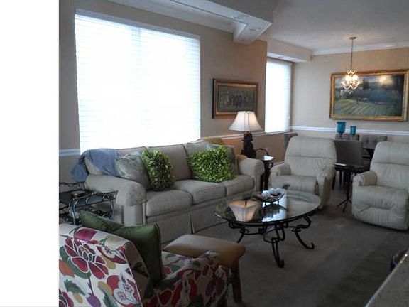 4th image of 2880 NE 14th St #813