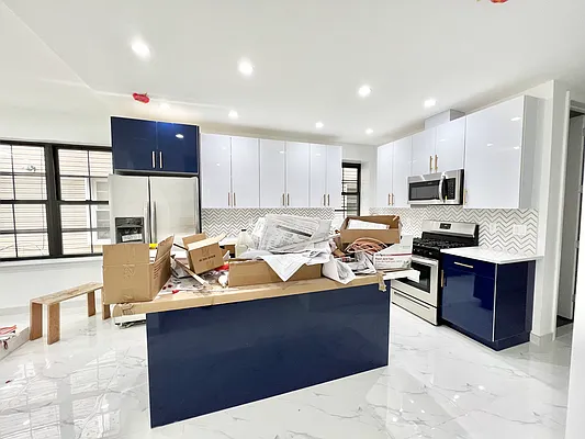 Rented by EastMount Realty LLC | media 1