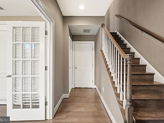 3rd image of 614 Cobbler Pl