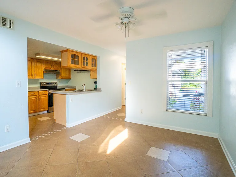 4901 Sandcastle Cir — Photo 11