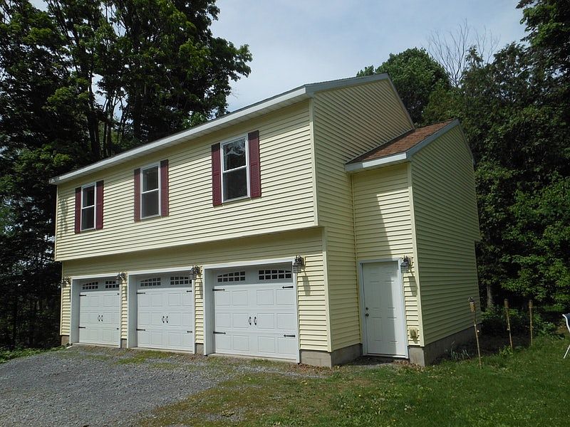 2nd image of 95 Utica Rd
