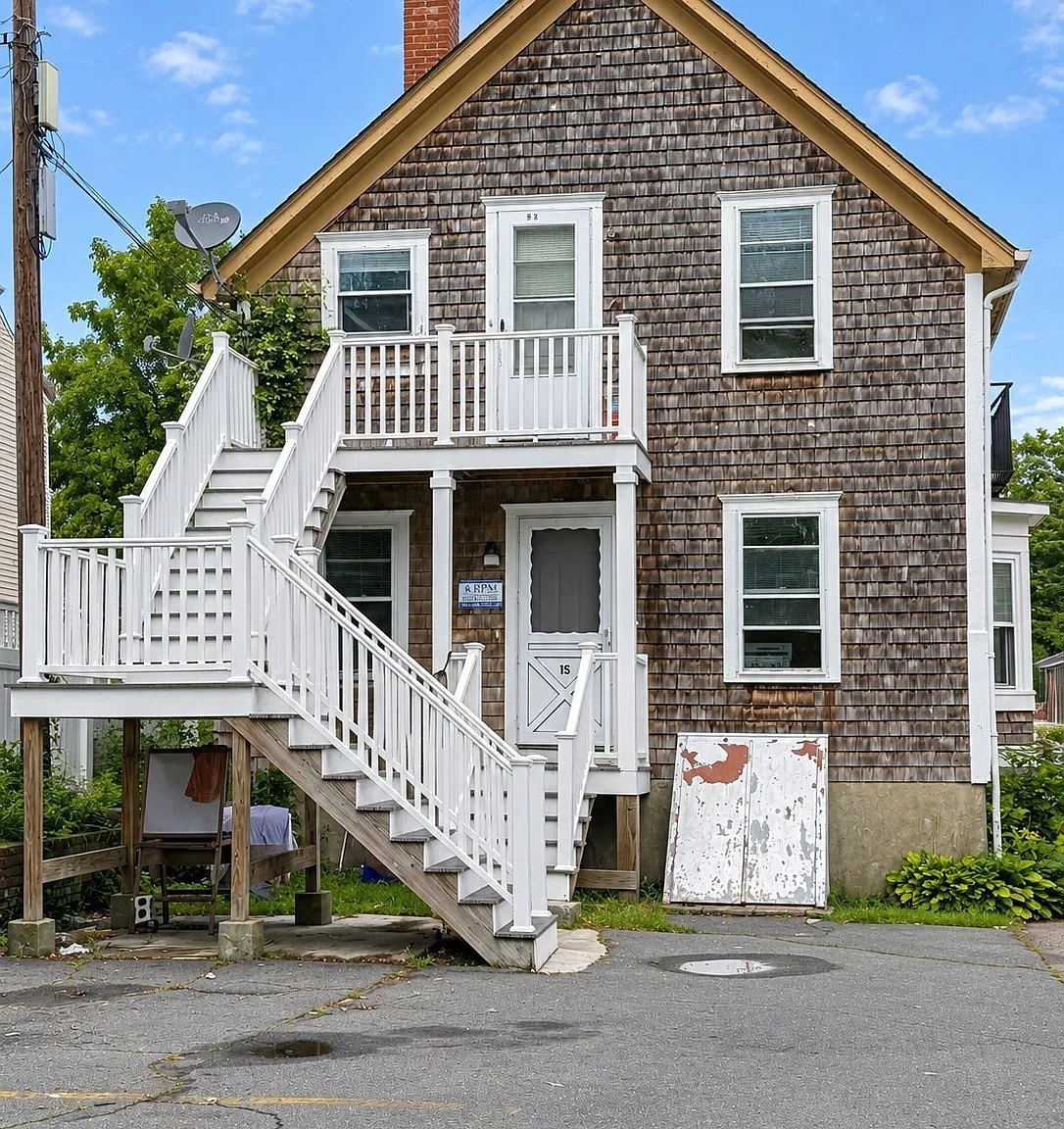 2 bed, 1.0 bath, 420 sqft, $1,300 — Photo 1