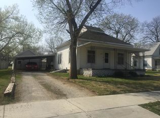 705 Leonard St, Onaga, KS 66521