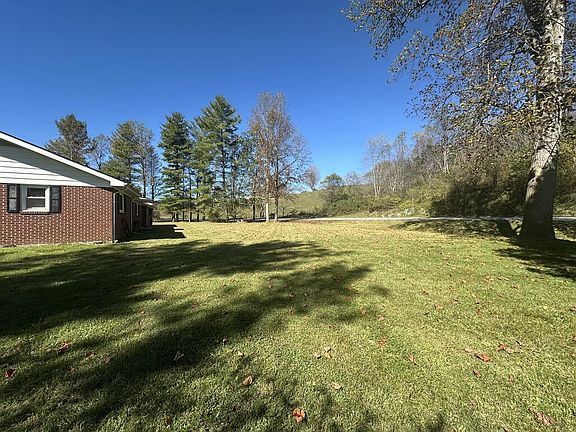 4th image of 1031 Black Lick Rd