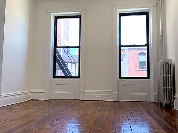 4th image of 166 W 107th St #3B