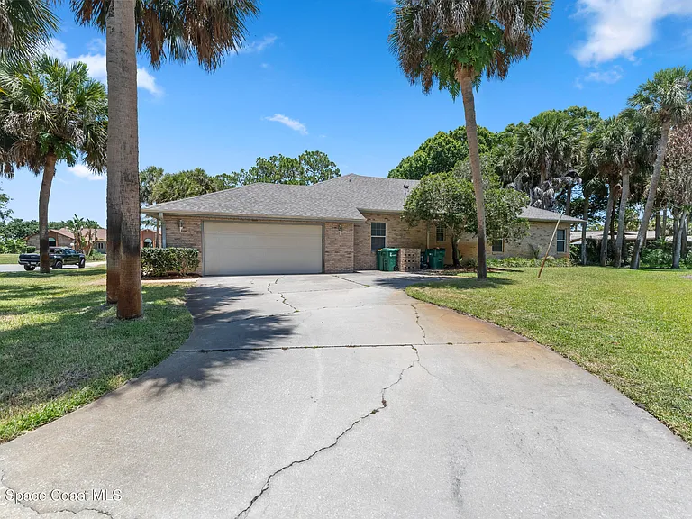 7922 Timberlake Dr — Photo 2