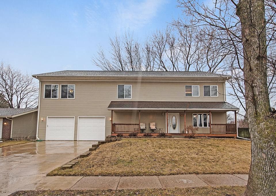 1st image of 856 Oriole Dr