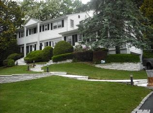 95 Fern Dr, Roslyn, NY 11576
